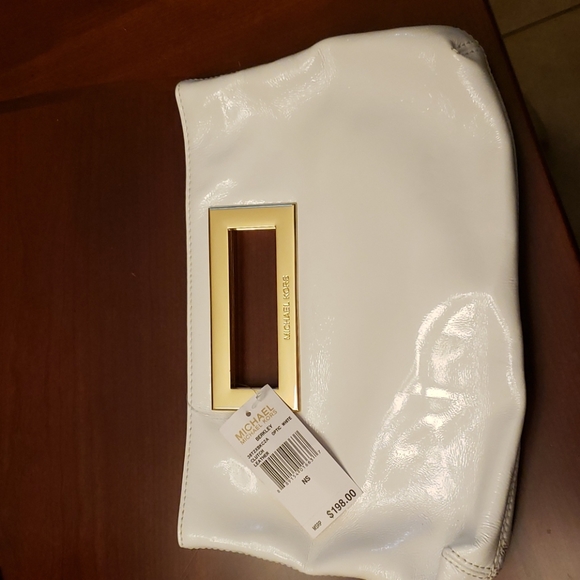Michael Kors Handbags - Michael Kors Berkley clutch
